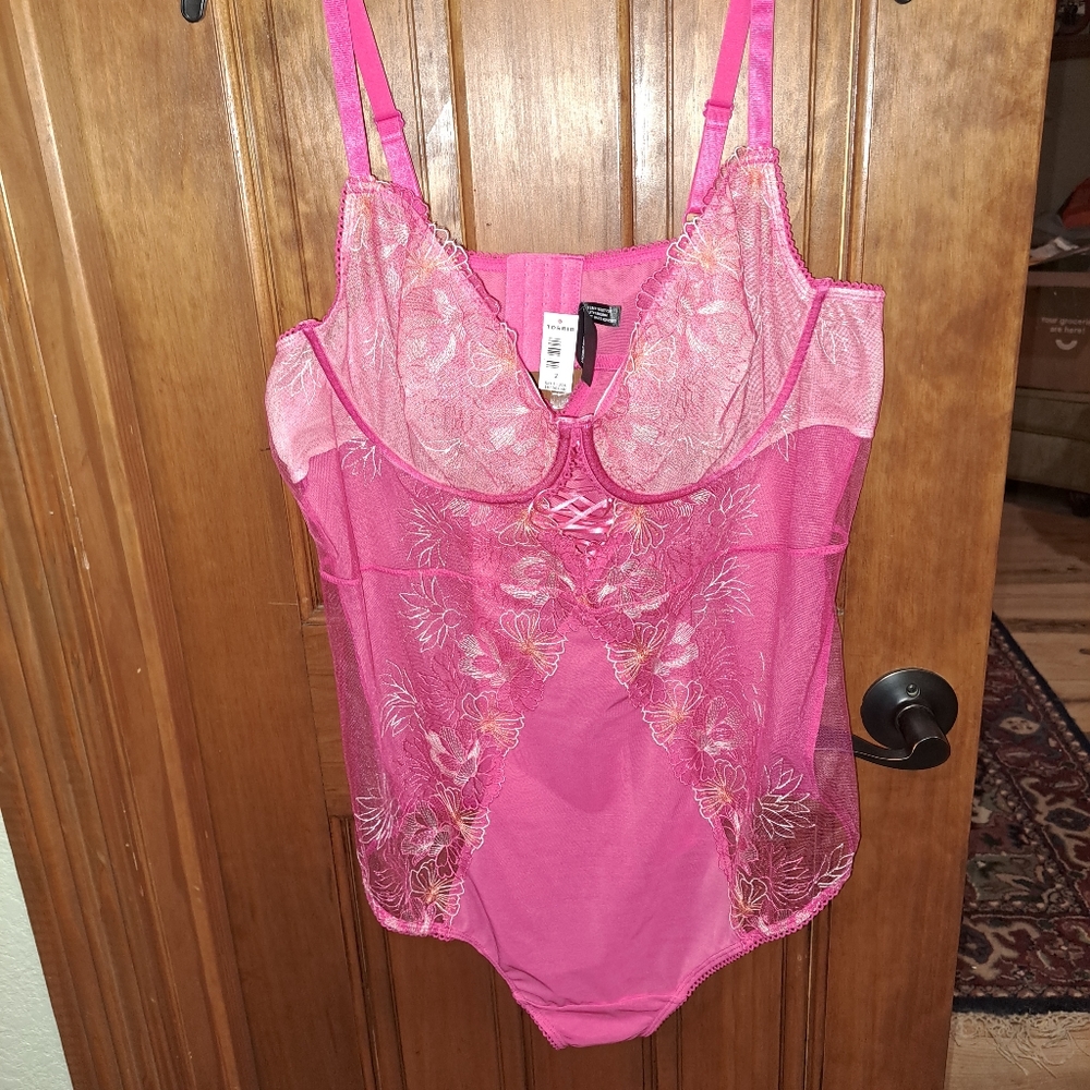 Torrid lingerie size 2 (2x) pink nwt